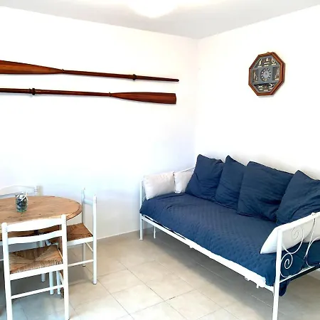 Dans Petite Familiale Apartment *
